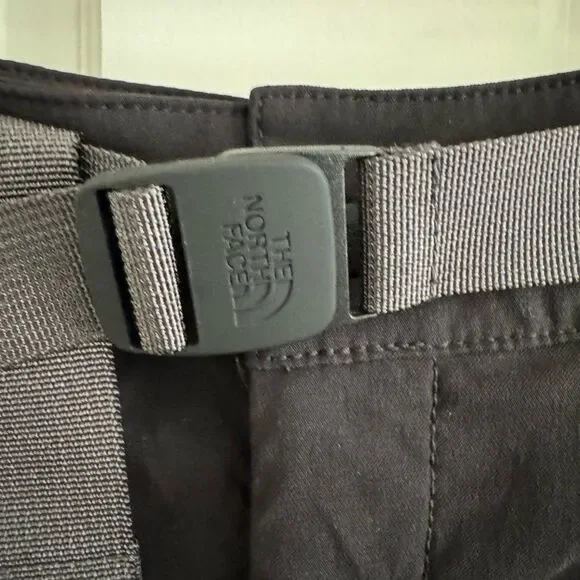 The North Face Paramount Shorts in Black Size 2 - Picture 6 of 8